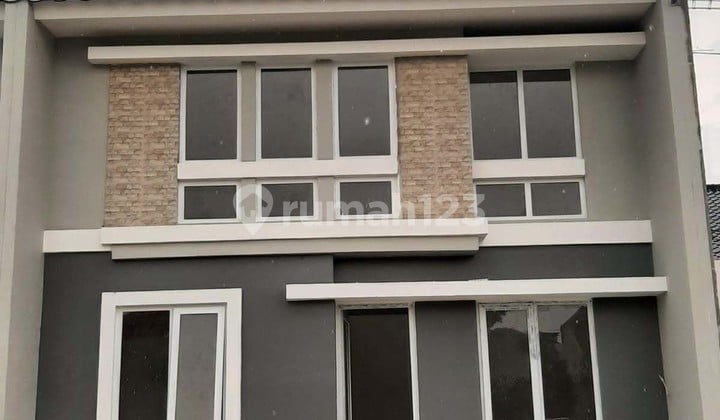 Ready-to-Live and Comfortable House in West Semarang Area - 9993 Ready-to-Live and Comfortable House in West Semarang Area - 9993