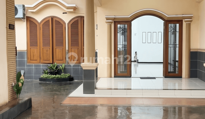 Move-in Ready and Comfortable Home in Lamper, Semarang - 11392
