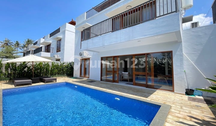 Villa Cantik Kolam Besar 3 Lantai Ready Unit