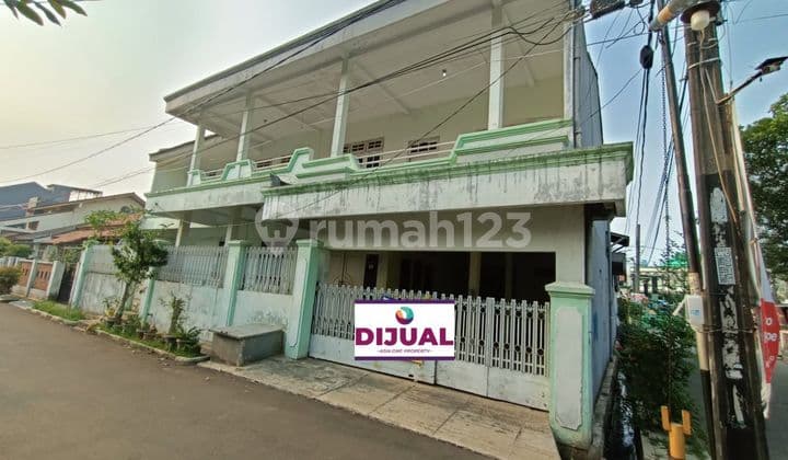 Rumah Hook Dengan Halaman Yg Luas. Cocok Untuk Bikin Kost"an