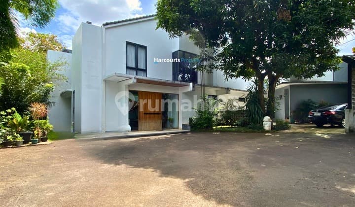 Bintaro Area, Dijual Rumah Modern Villa Tropical Vibes Halaman Luas Lokasi Strategis di Bintaro, Jakarta Selatan
