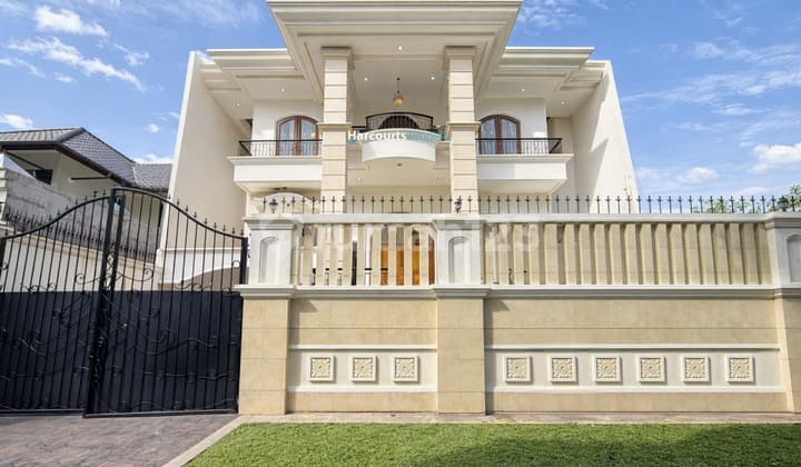 Pondok Indah Area, Rumah Mediterania Klasik Sangat Terawat Area Pondok Indah