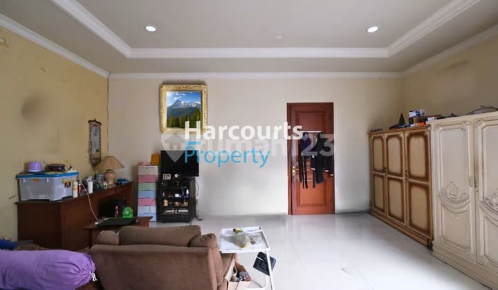 Kebayoran Baru Area, Dijual Rumah 2 Lantai Cocok Untuk Investasi Jangka Panjang Di Gandaria, Jakarta Selatan