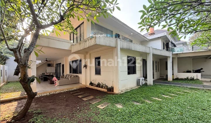 Pakubuwono Area, Dijual Rumah Modern Klasik di Hook Raw Jalan Lebar Lingkungan Asri di Kebayoran Baru