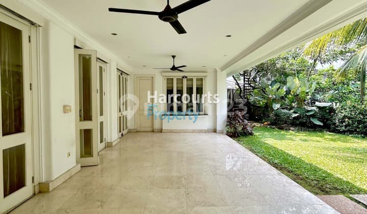 Kebayoran Baru Area, Dijual Rumah Klasik Kawasan Elite Dekat Jl. Sriwijaya-Selong, Jakarta Selatan