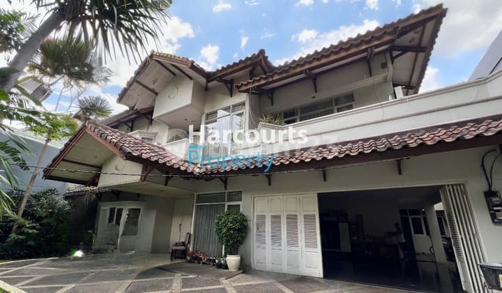 Kebayoran Baru Area, Classic Well-Maintained House in Prime Location at Selong, South Jakarta. For Sale: Classic 2-Story Well-Maintained House in Prime Senopati Kebayoran Baru Area, Land Area 600M2, Building Area +/- 800M2, 2-Story Building, 5 Bedrooms, 4 Bathrooms.