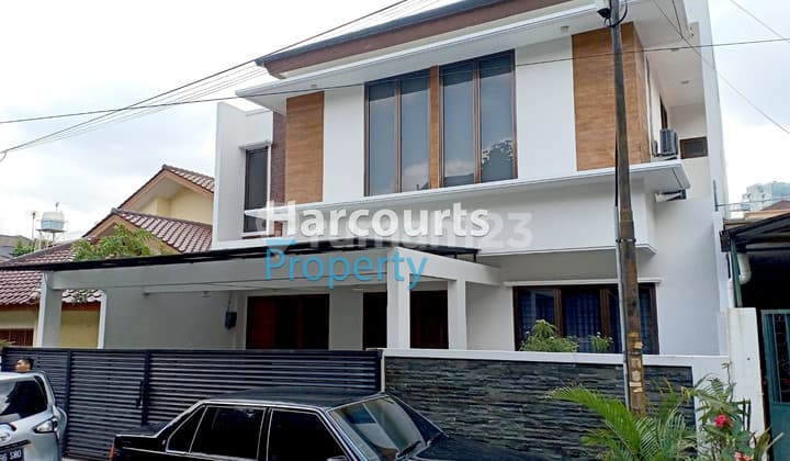 Kebayoran Baru Area, Jarang Ada Rumah Hunian 2 Lantai Lingkungan Tenang Lokasi Strategis di Jl. Mendawai
