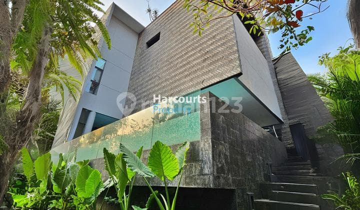 Permata Hijau Area, For Sale Luxury Modern House in a Quiet Environment, 15 Minutes from Senayan Area.