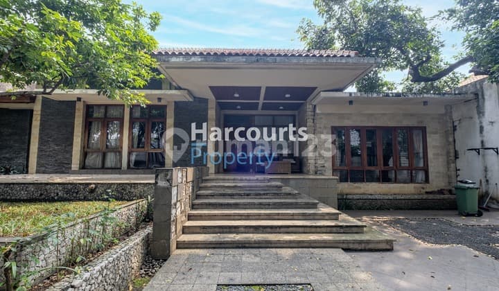 Kebayoran Baru Area Dijual Rumah Halaman Super Luas Lokasi Strategis Di Panglima Polim, Jakarta Selatan