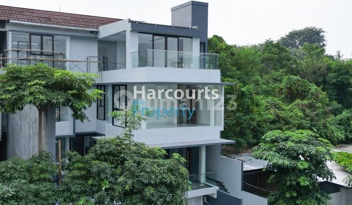 Kemang Area, Dijual Rumah Brand New Dalam Komplek One Gate System
