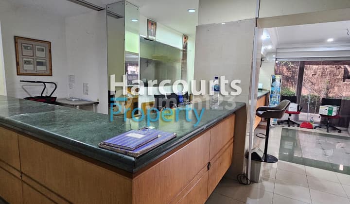 Menteng Area, Disewakan Tempat Usaha Cocok Untuk Silent Office, Klinik Lokasi Strategis Dekat Cik Ditiro Area