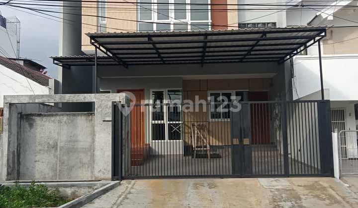 Rumah cantik siap huni Summagung Kelapa Gading