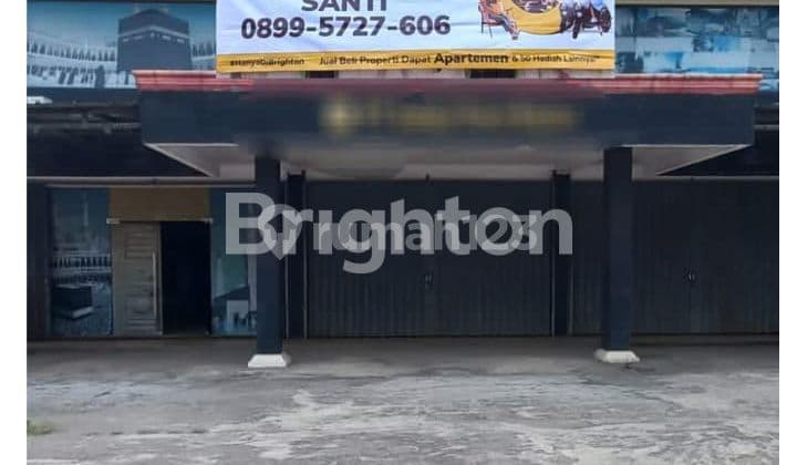 OFFICE BUILDING WITH HIGHWAY ACCESS