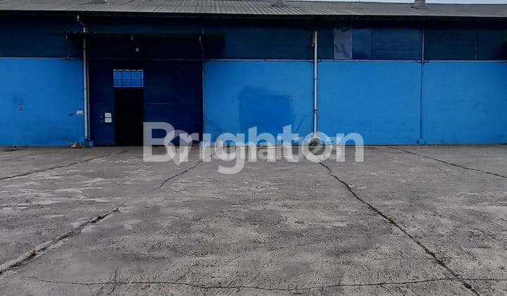 GUDANG AKSES JALAN BESAR