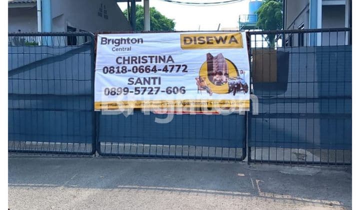 GEDUNG DAN LAHAN EX POOL BUS DI JALAN RAYA JAKARTA BOGOR