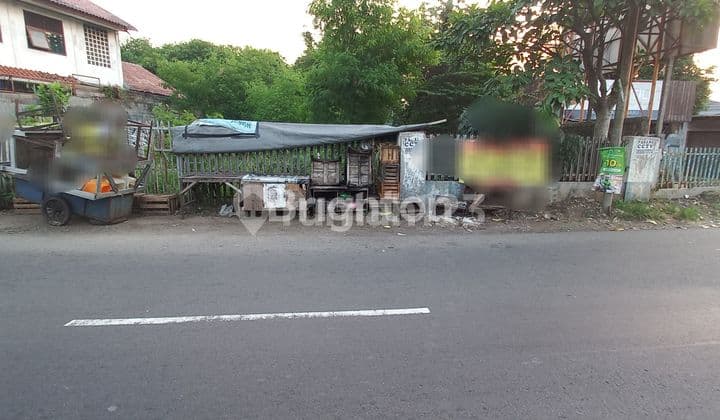 LAND IN A STRATEGIC LOCATION WITH ACCESS TO MAIN ROADS