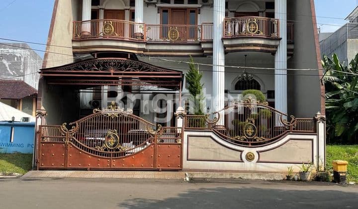 Rumah Modern Klasik Siap Huni di Pancoran Mas