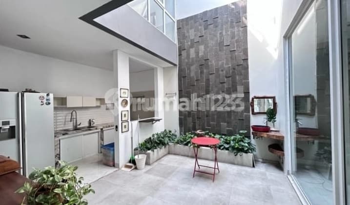 Disewakan Rumah Cozy Di Lokasi Idaman Raffles Hils Cibubur