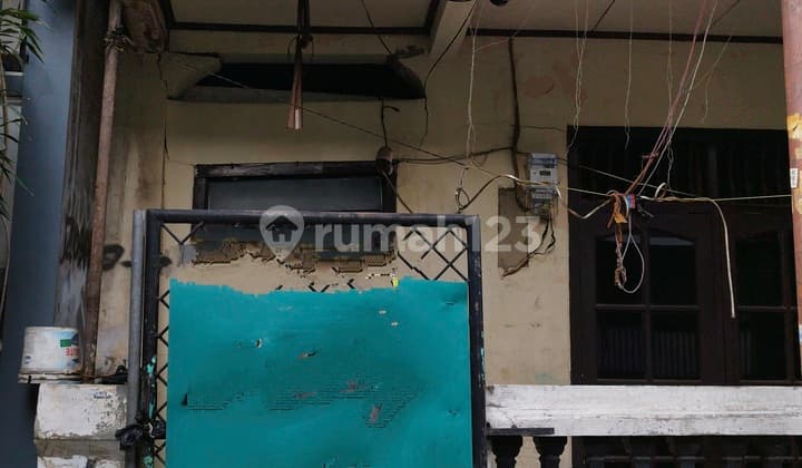 Old House Considered SHM Land 97.5m Pademangan Timur, North Jakarta