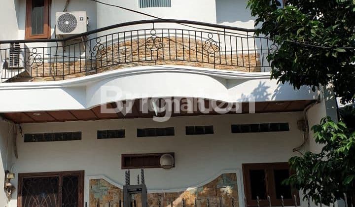 Rumah 3 Lantai Cantik & Asri Di Taman Kedoya Baru