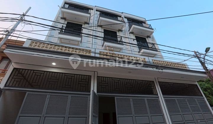 Rumah Baru Taman Ratu 4 Lt Dlm Komplek Row 2 Mobil Jakarta Barat