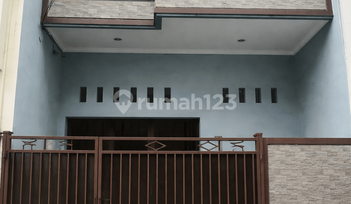 Rumah 2,5 Lt Kavling Polri Jelambar Row 2 Mobil Jakarta Barat