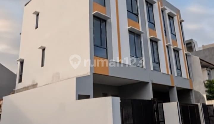 Rumah 3 LT Duri Kepa Komplek Row 2 Mobil Tanjung Duren Jakarta