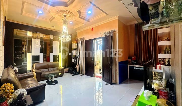 Rumah Mewah Tomang 3 Lt 9X15 Mandala Furnish Komplek Bebas Banjir