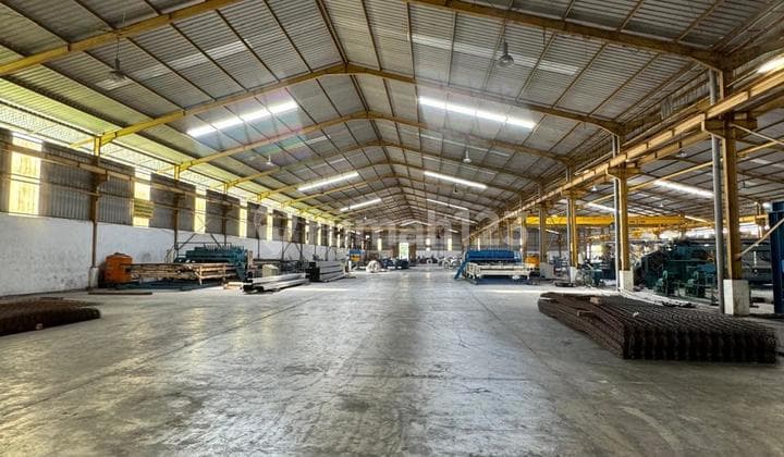 Former Factory & Warehouse Ready to Use in Menganti