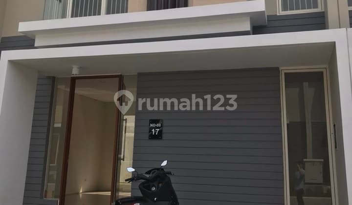 2-Storey Ready-to-Use House in Citraland Surabaya
