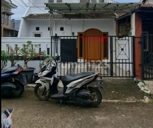 Disewakan Rumah Bulevard Hijau Harapan Indah Bekasi