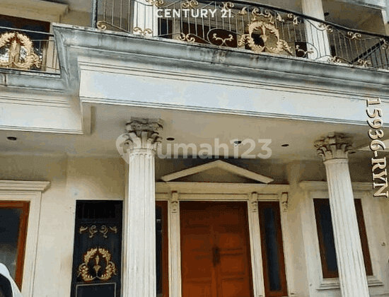 For Rent House in Kebayoran Baru, South Jakarta