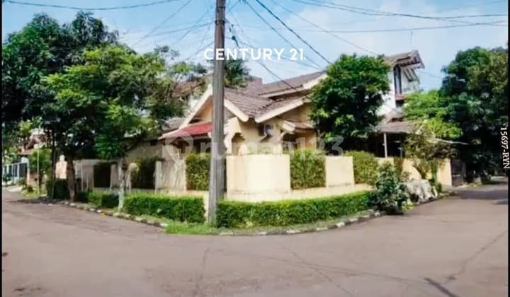 Dijual Rumah Posisi Hook Lokasi Strategis di Bintaro Sektor 3