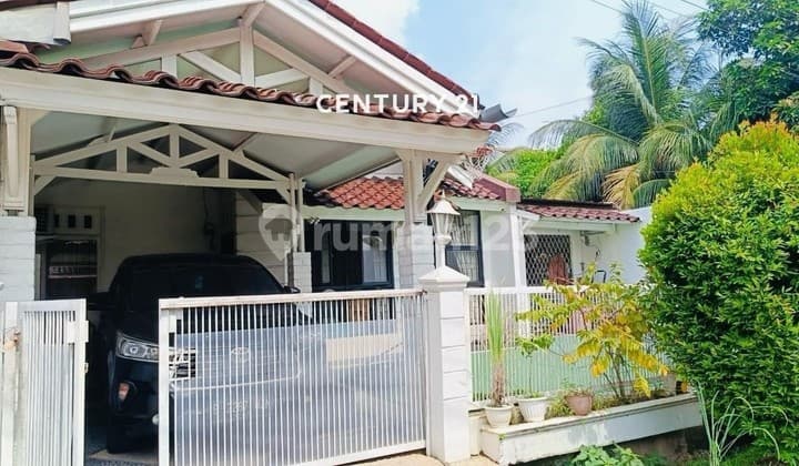 Rumah di Jual Nyaman dan Asri Dekat Stasiun di Bintaro