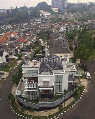 Rumah Unik Bangunan Mewah di Komplek Setiabudi Bandung Dekat Kampus Upi