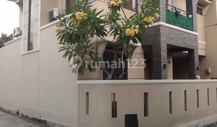 Dijual Cepat Rumah 2 Lantai di Jatiwarna Pondok Gede Bekasi. Tempat Strategis Posisi di Hook Dan Bebas Banjir