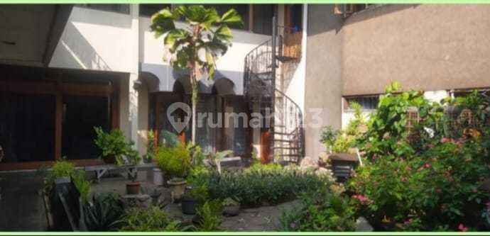 Rumah Cocok untuk Caffe/Usaha Area Bisnis di Jln Riau Bandung