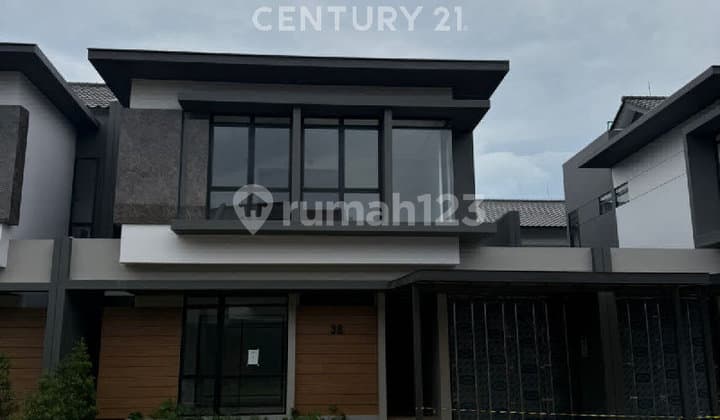 Rumah Kbp Baru Nilacakra 2 Lantai Dekat Shopping Center
