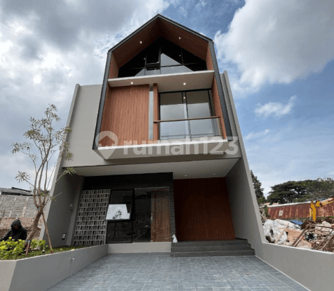 Rumah Modern Minimalis 2 Lantai di Setra Duta Bandung