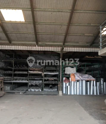 Gudang Atau Tempat Usaha di Mainroad Kutawaringin Bandung Hitung Tanah Saja
