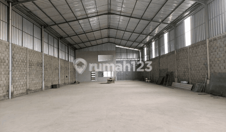 Gudang 2 Lantai Siap Pakai Baru Dibangun di Batujajar Bandung