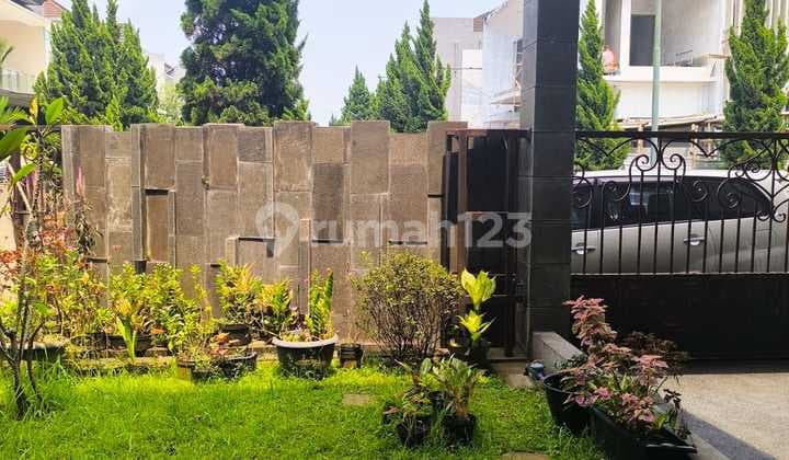 Beautiful Singgasana Pradana House, Bandung 2 Floors