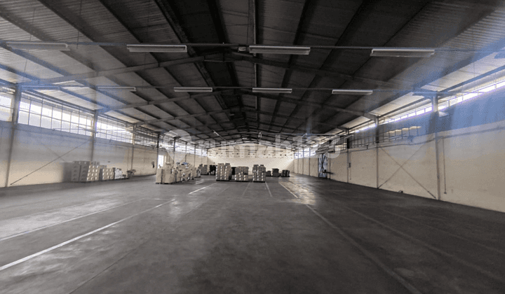 Gudang rapi ada ruangan kantor akses kontainer 40 ft Bandung