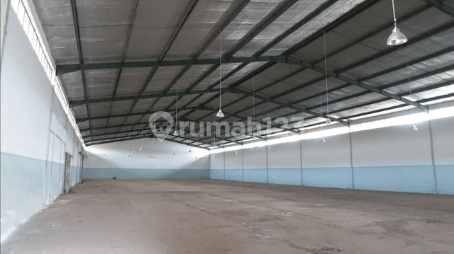 Strategic Warehouse on Batujajar Main Road, Bandung