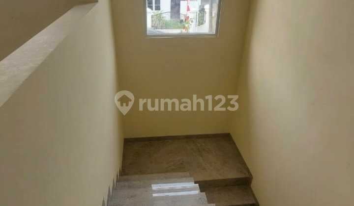 For sale, Gading Serpong sector 1G house, ready to occupy and affordable.