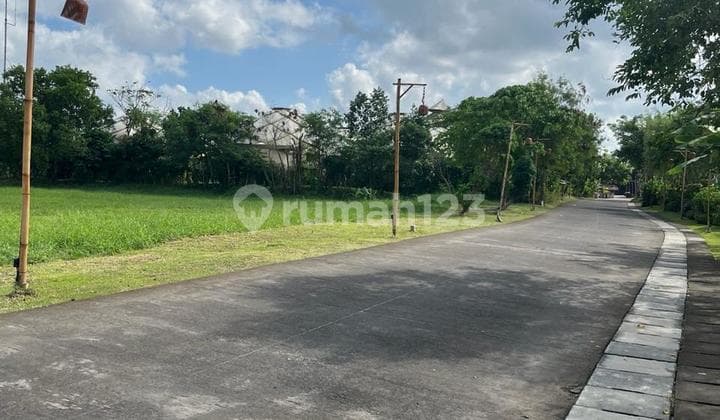 Selling Land located in Nyanyi