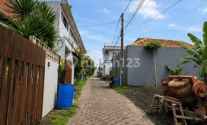 English translation: Land for Sale Location Tumbak Bayuh