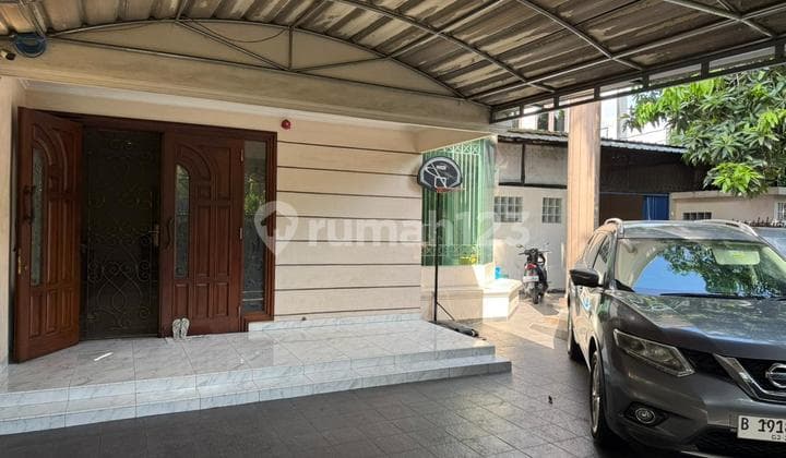 Rumah Luas di Sunter dekat Mall of Indonesia