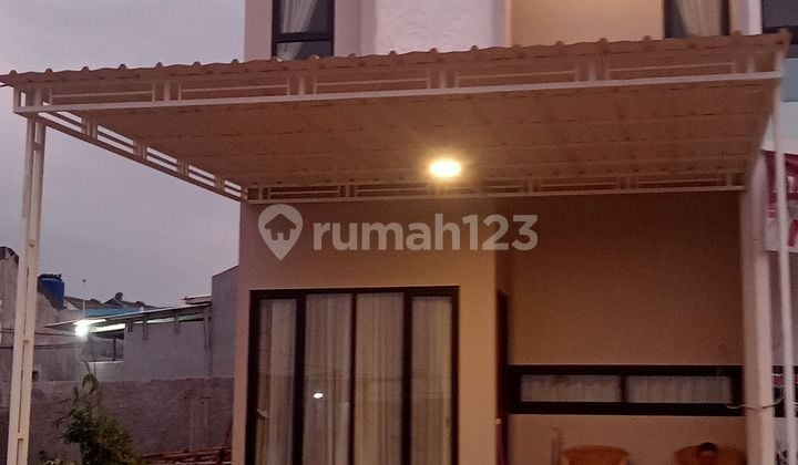 Rumah Clasik Modern 2 lantai Super Murah di Tang-sel