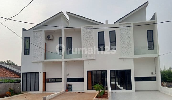 Awal Bulan Ceria Rumah Clasik 2 Lantai Super Murah